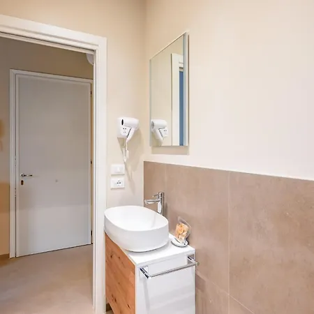 Guesthost - Cozy Near The Hospital! * Padua